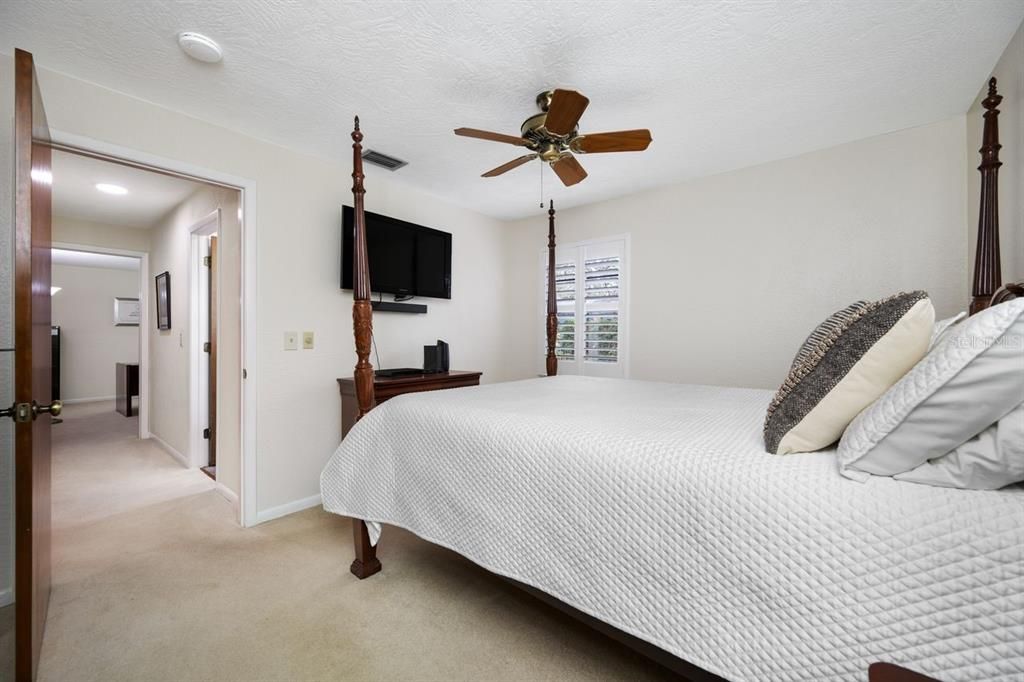 For Sale: $779,900 (4 beds, 2 baths, 2246 Square Feet)
