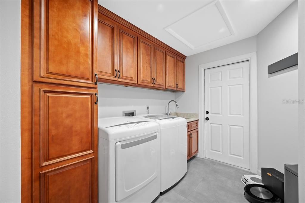 Activo con contrato: $749,900 (4 camas, 2 baños, 2246 Pies cuadrados)
