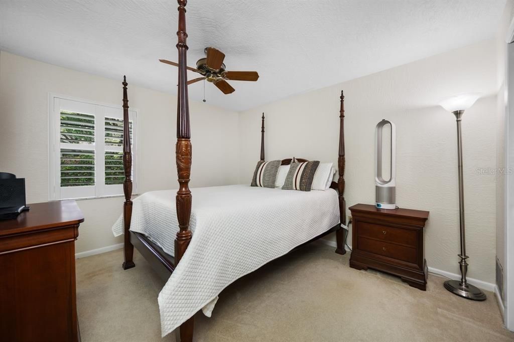 Activo con contrato: $749,900 (4 camas, 2 baños, 2246 Pies cuadrados)