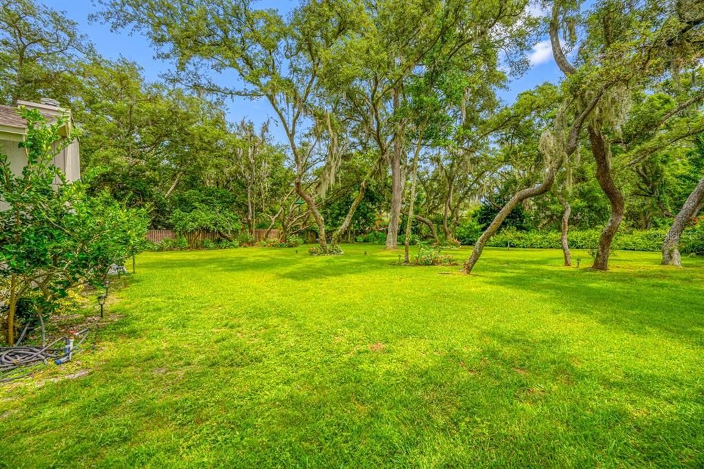 Activo con contrato: $749,900 (4 camas, 2 baños, 2246 Pies cuadrados)