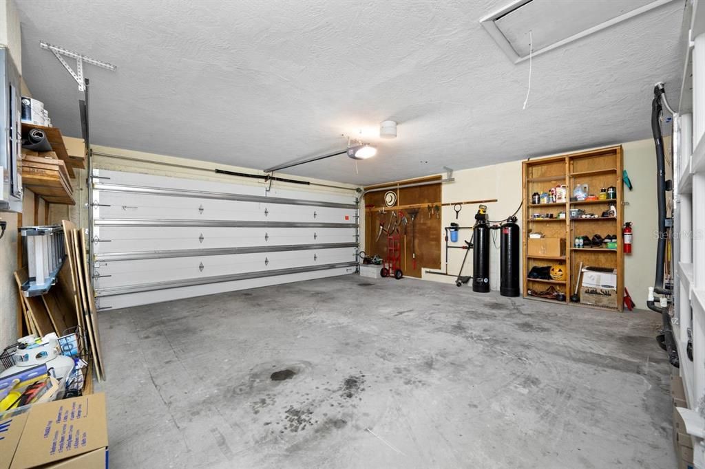 Activo con contrato: $749,900 (4 camas, 2 baños, 2246 Pies cuadrados)