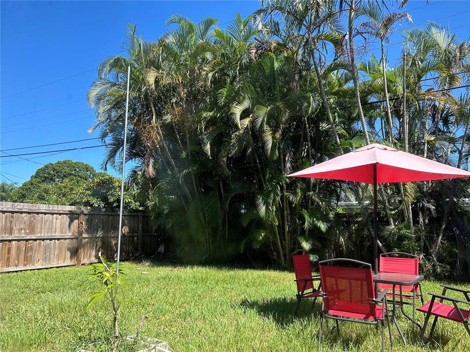 For Sale: $310,000 (3 beds, 1 baths, 980 Square Feet)