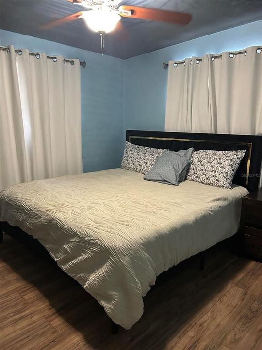 For Sale: $310,000 (3 beds, 1 baths, 980 Square Feet)