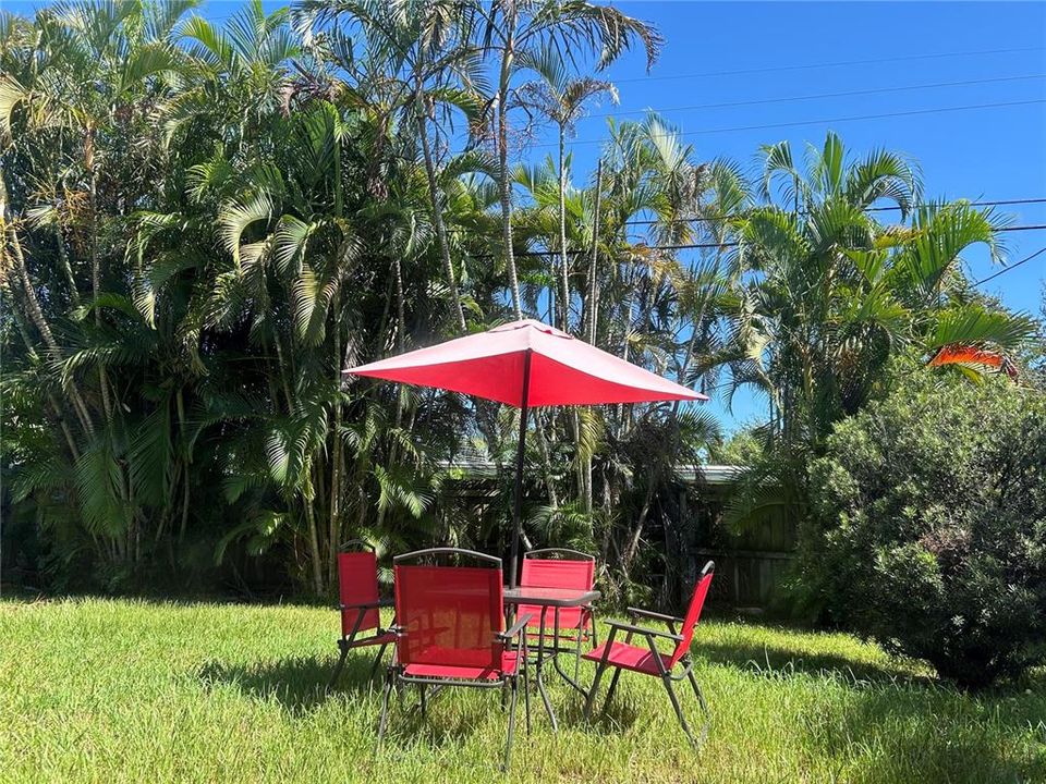 For Sale: $310,000 (3 beds, 1 baths, 980 Square Feet)