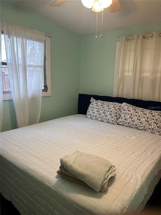 For Sale: $310,000 (3 beds, 1 baths, 980 Square Feet)