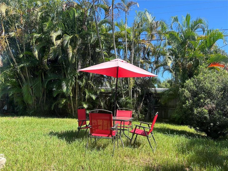 For Sale: $310,000 (3 beds, 1 baths, 980 Square Feet)