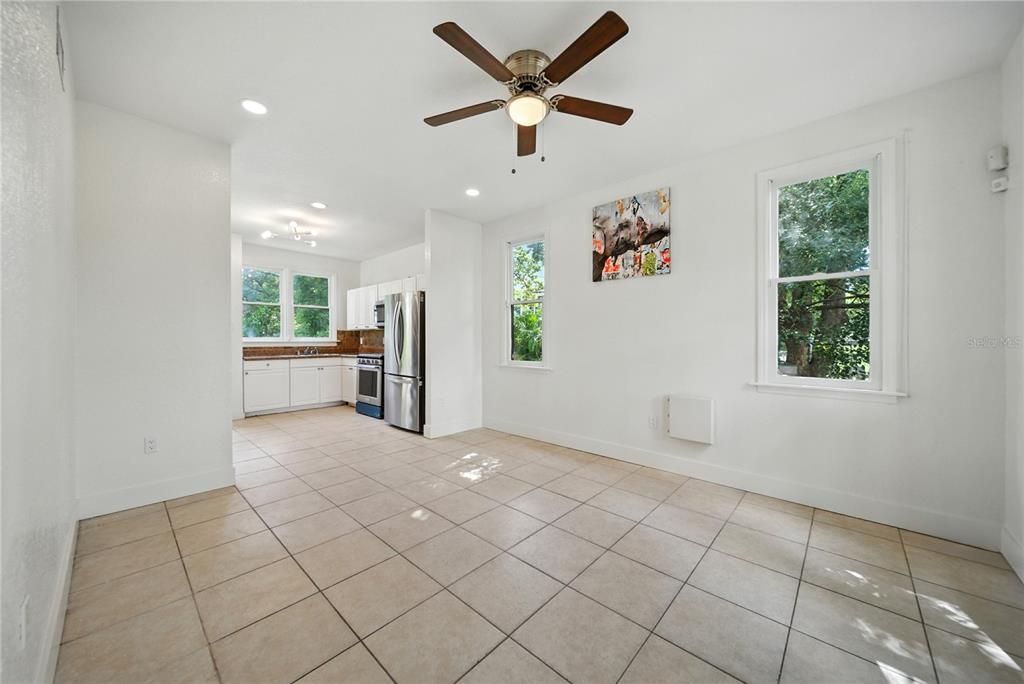 En Venta: $595,000 (3 camas, 2 baños, 1350 Pies cuadrados)
