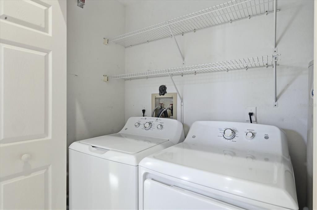 На продажу: $379,990 (2 спален, 2 ванн, 1344 Квадратных фут)