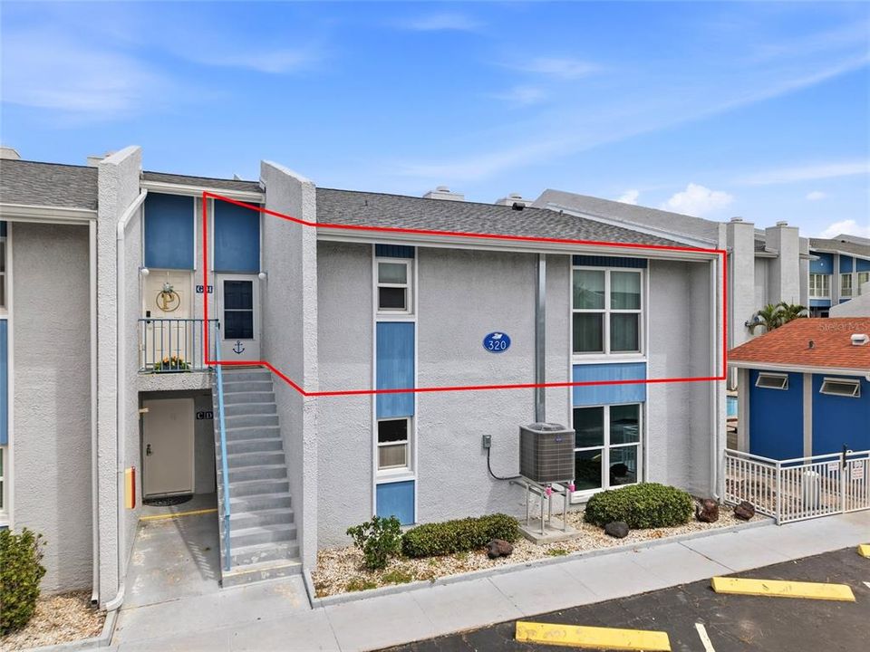 For Sale: $359,999 (2 beds, 1 baths, 915 Square Feet)