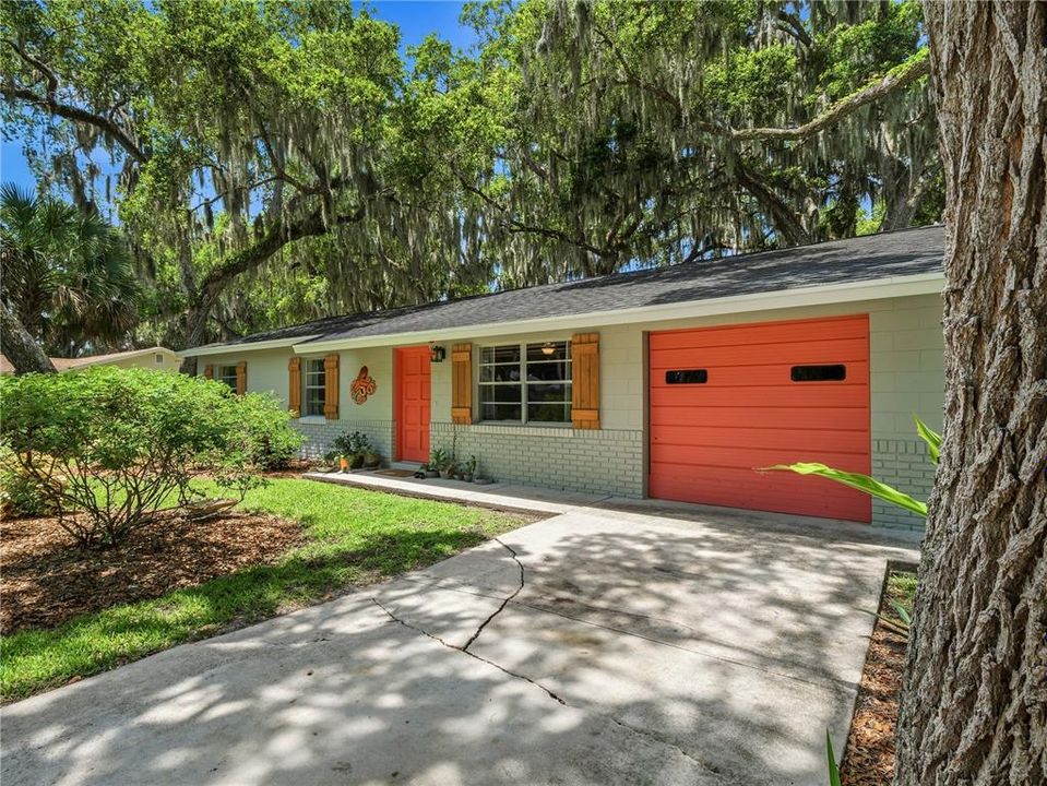 For Sale: $269,500 (3 beds, 1 baths, 1138 Square Feet)