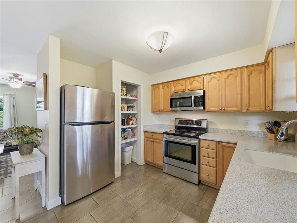 For Sale: $269,500 (3 beds, 1 baths, 1138 Square Feet)