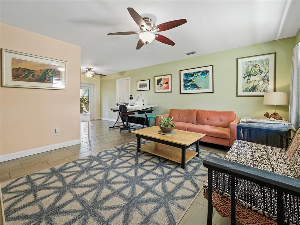For Sale: $269,500 (3 beds, 1 baths, 1138 Square Feet)