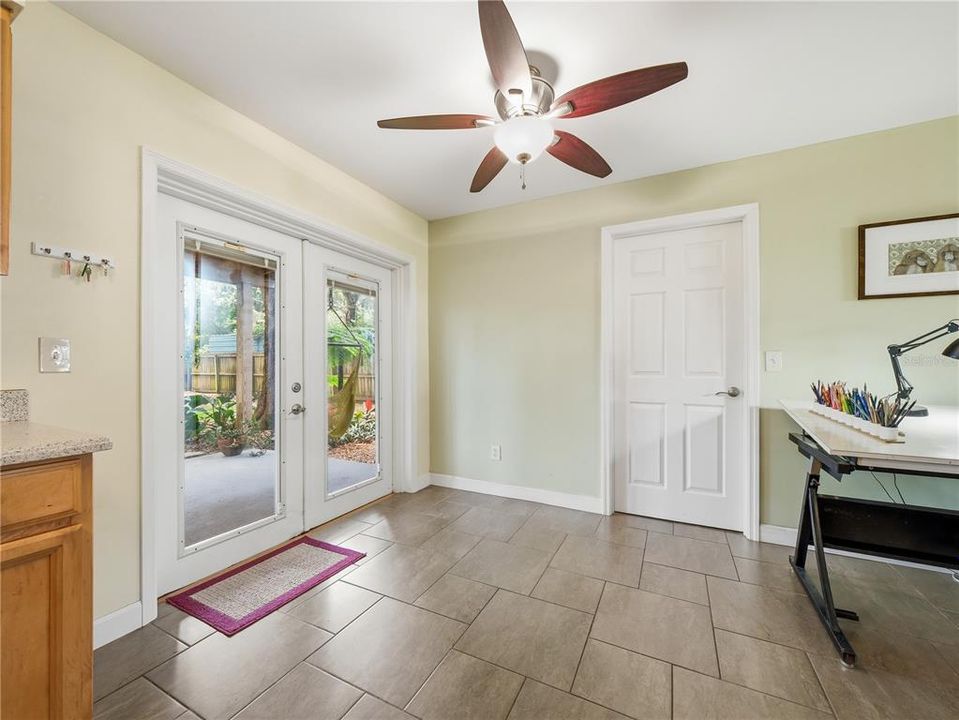 For Sale: $269,500 (3 beds, 1 baths, 1138 Square Feet)