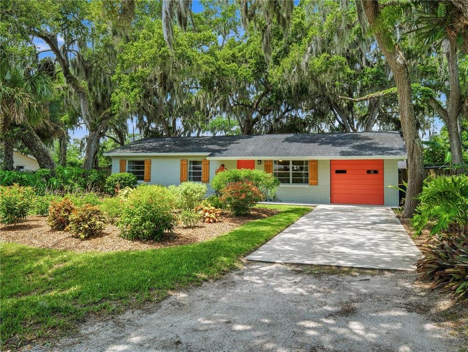 For Sale: $269,500 (3 beds, 1 baths, 1138 Square Feet)