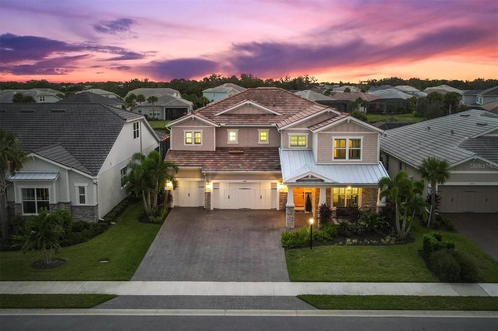 For Sale: $1,500,000 (4 beds, 4 baths, 4230 Square Feet)