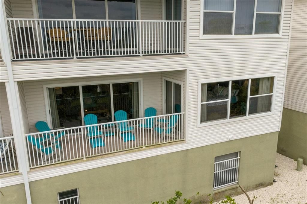 For Sale: $569,900 (2 beds, 2 baths, 1390 Square Feet)