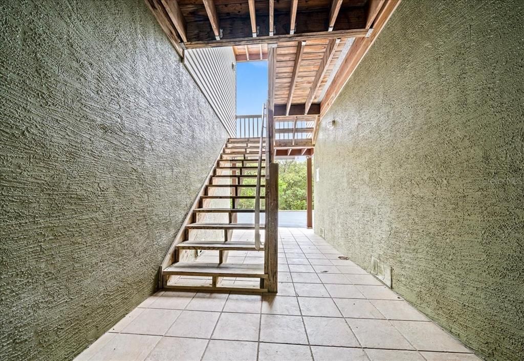 For Sale: $569,900 (2 beds, 2 baths, 1390 Square Feet)
