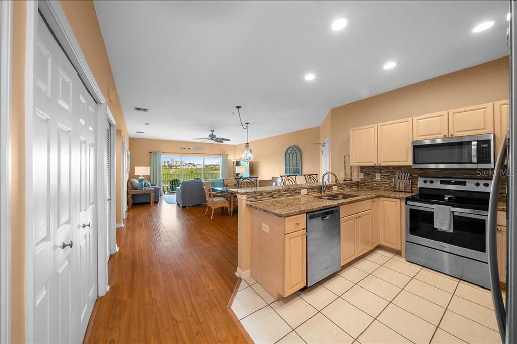 For Sale: $569,900 (2 beds, 2 baths, 1390 Square Feet)