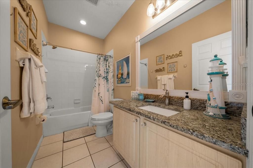 For Sale: $569,900 (2 beds, 2 baths, 1390 Square Feet)
