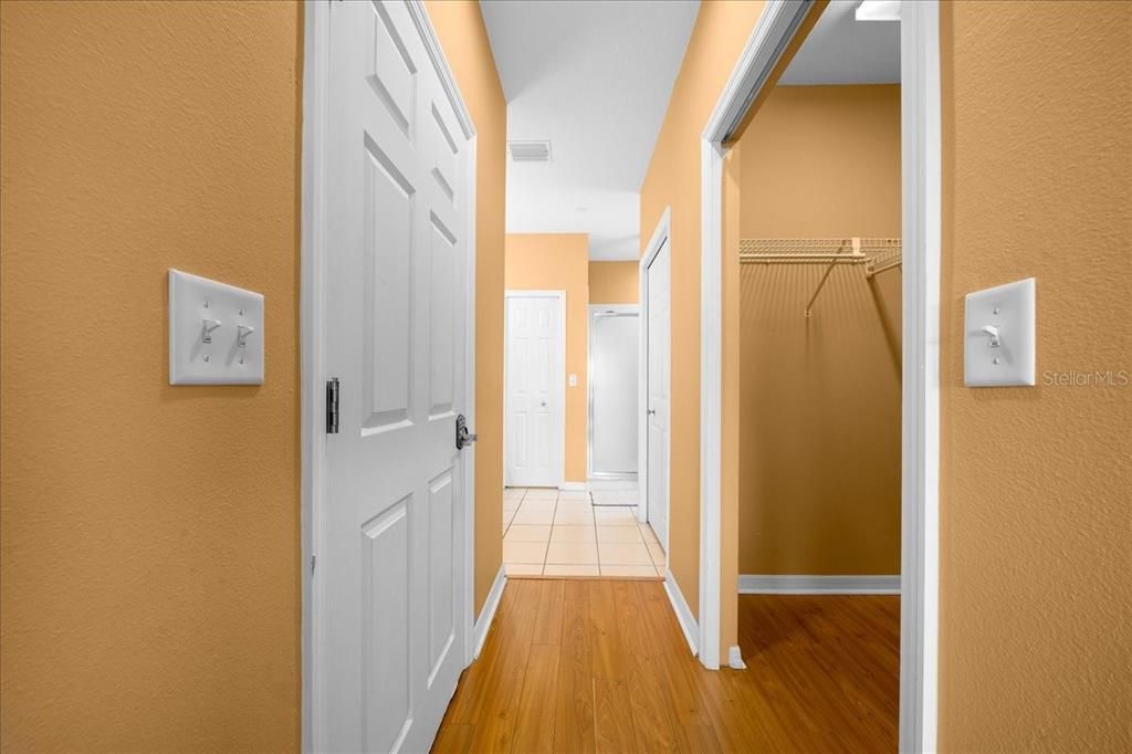 For Sale: $569,900 (2 beds, 2 baths, 1390 Square Feet)