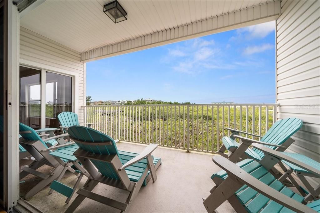 For Sale: $569,900 (2 beds, 2 baths, 1390 Square Feet)