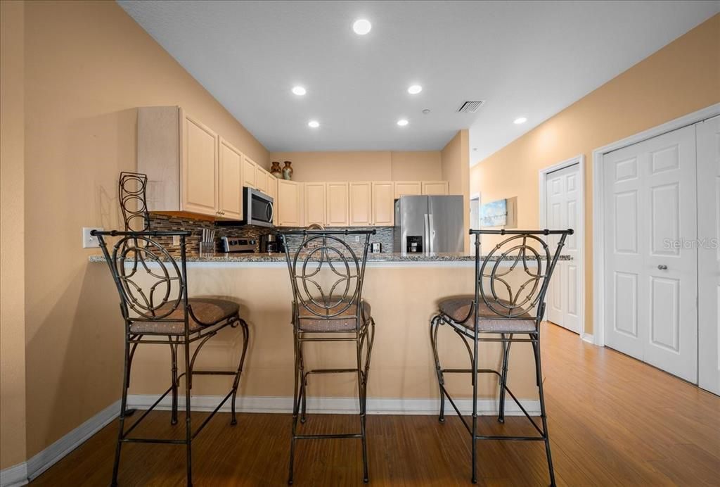 For Sale: $569,900 (2 beds, 2 baths, 1390 Square Feet)