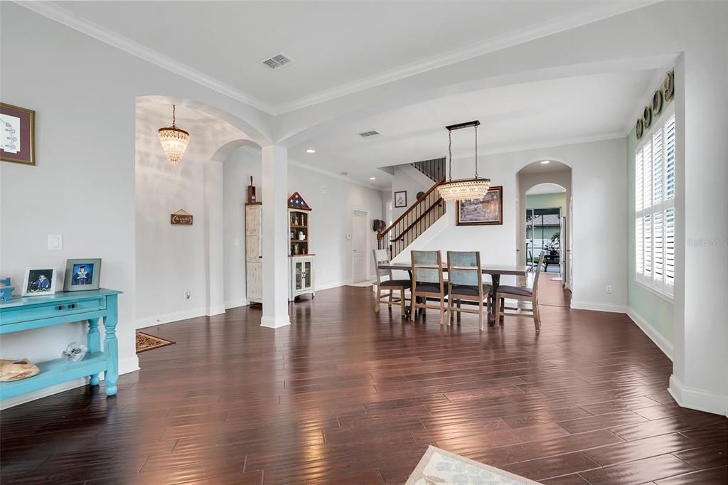 En Venta: $749,900 (4 camas, 3 baños, 2690 Pies cuadrados)