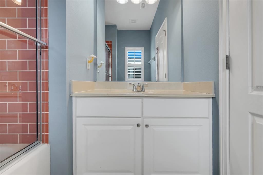 En Venta: $749,900 (4 camas, 3 baños, 2690 Pies cuadrados)