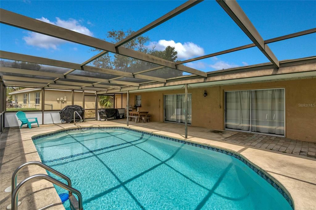 For Sale: $283,000 (3 beds, 2 baths, 1436 Square Feet)