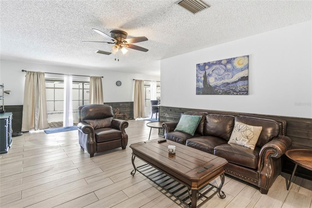 For Sale: $283,000 (3 beds, 2 baths, 1436 Square Feet)