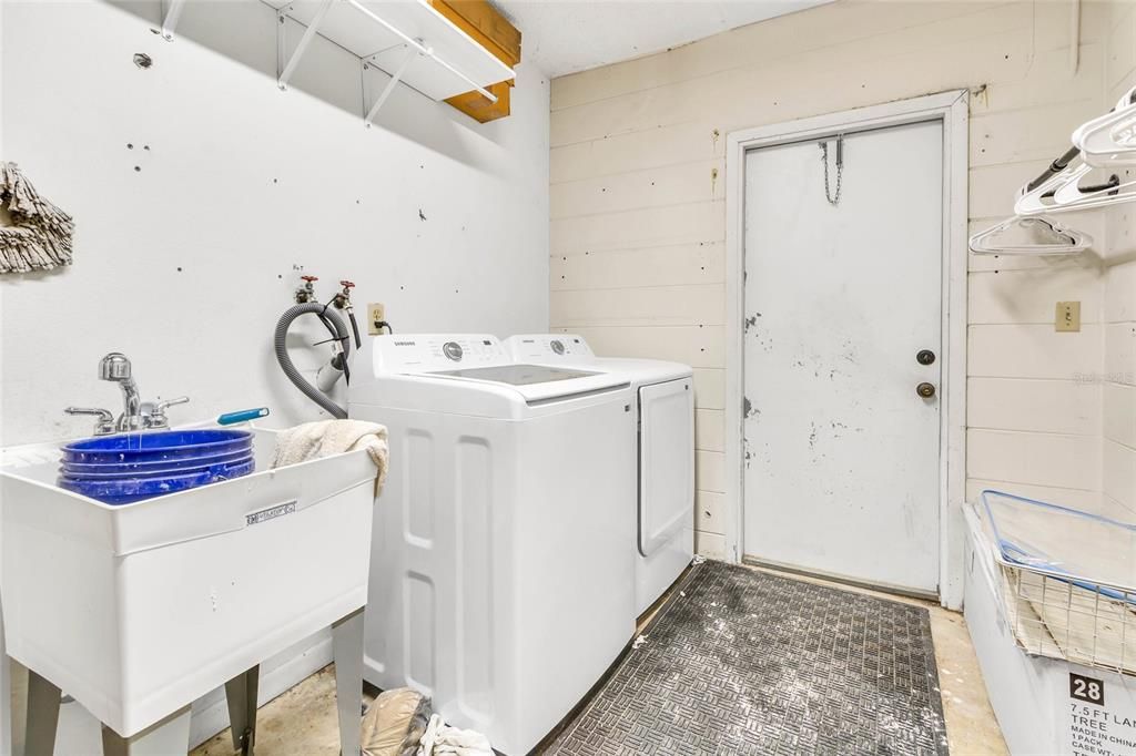 For Sale: $283,000 (3 beds, 2 baths, 1436 Square Feet)