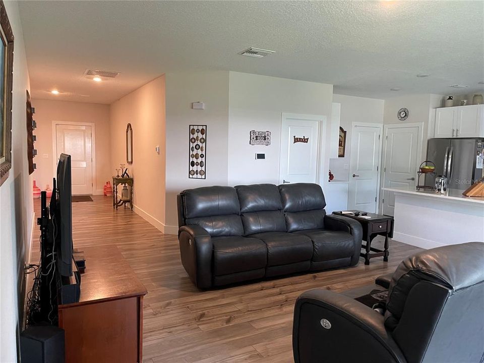 En Venta: $389,000 (3 camas, 2 baños, 1663 Pies cuadrados)