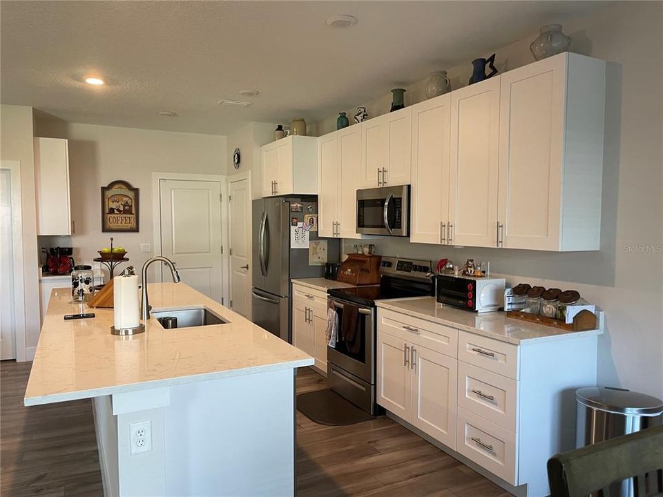 En Venta: $389,000 (3 camas, 2 baños, 1663 Pies cuadrados)