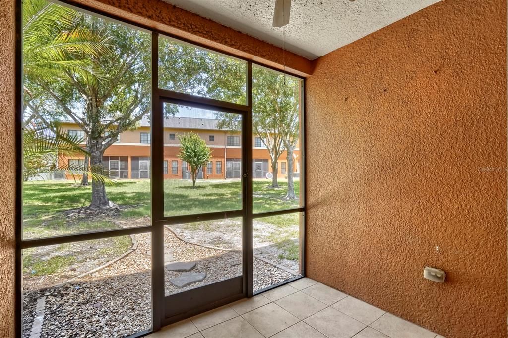 For Sale: $225,000 (2 beds, 2 baths, 1290 Square Feet)