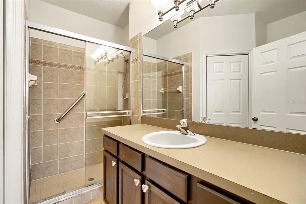 For Sale: $225,000 (2 beds, 2 baths, 1290 Square Feet)