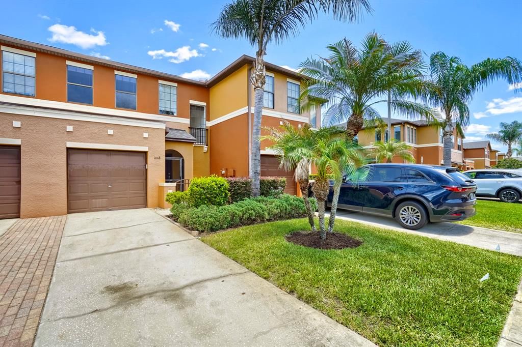 For Sale: $225,000 (2 beds, 2 baths, 1290 Square Feet)