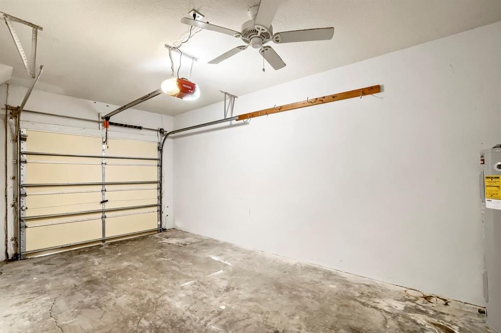 For Sale: $225,000 (2 beds, 2 baths, 1290 Square Feet)