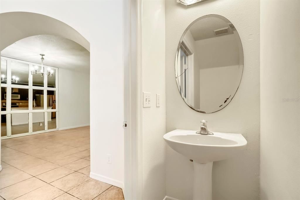 For Sale: $225,000 (2 beds, 2 baths, 1290 Square Feet)