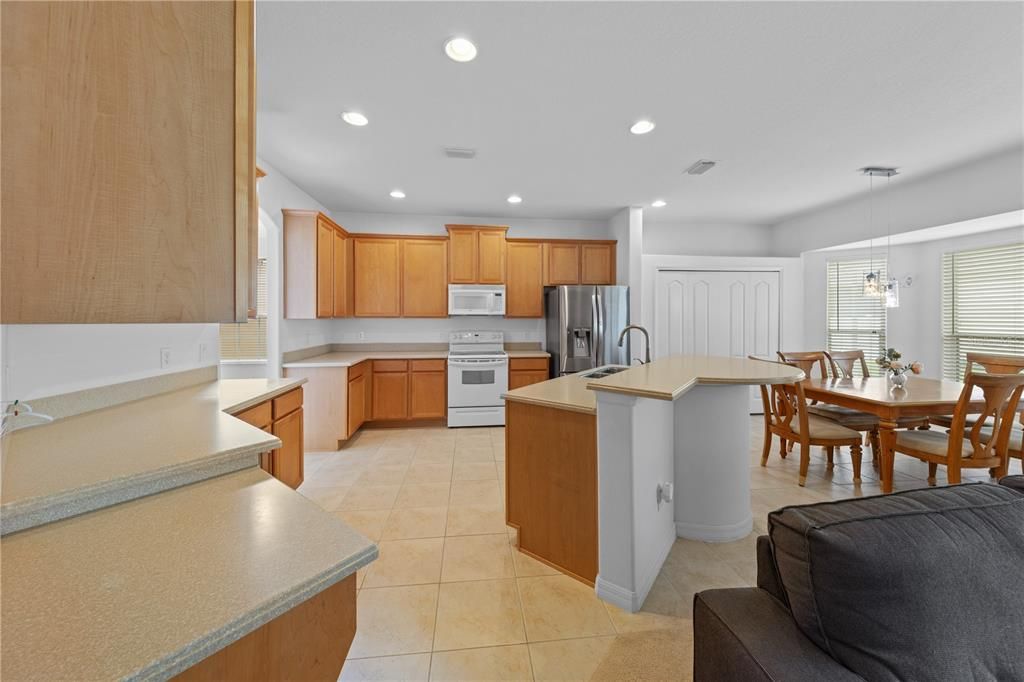 For Sale: $560,000 (4 beds, 3 baths, 3387 Square Feet)