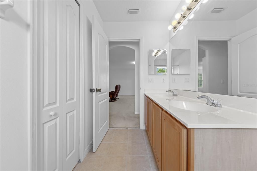 For Sale: $560,000 (4 beds, 3 baths, 3387 Square Feet)