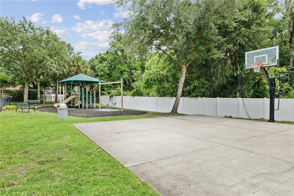 For Sale: $560,000 (4 beds, 3 baths, 3387 Square Feet)