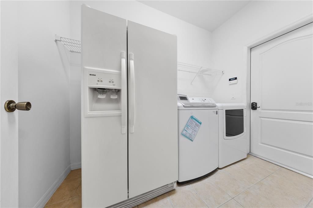 For Sale: $560,000 (4 beds, 3 baths, 3387 Square Feet)