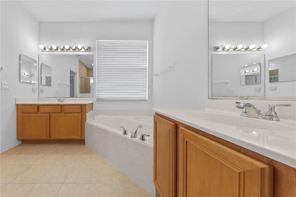 For Sale: $560,000 (4 beds, 3 baths, 3387 Square Feet)