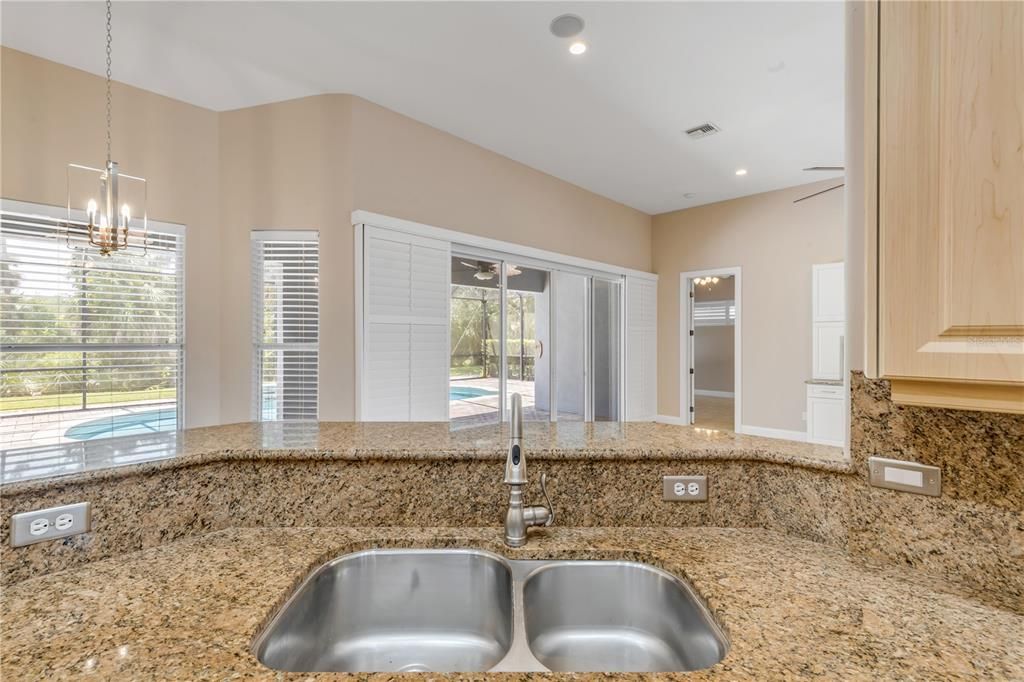 En Venta: $825,000 (4 camas, 3 baños, 2592 Pies cuadrados)