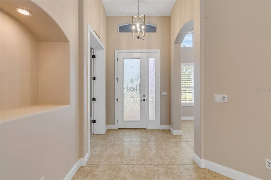 En Venta: $825,000 (4 camas, 3 baños, 2592 Pies cuadrados)
