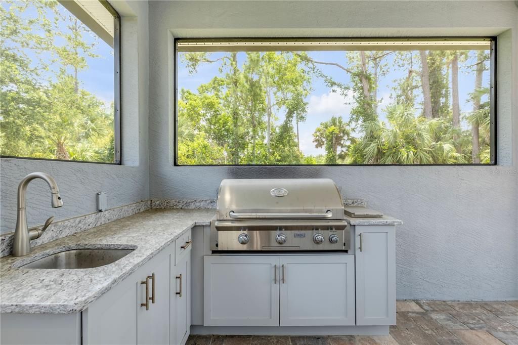 En Venta: $825,000 (4 camas, 3 baños, 2592 Pies cuadrados)