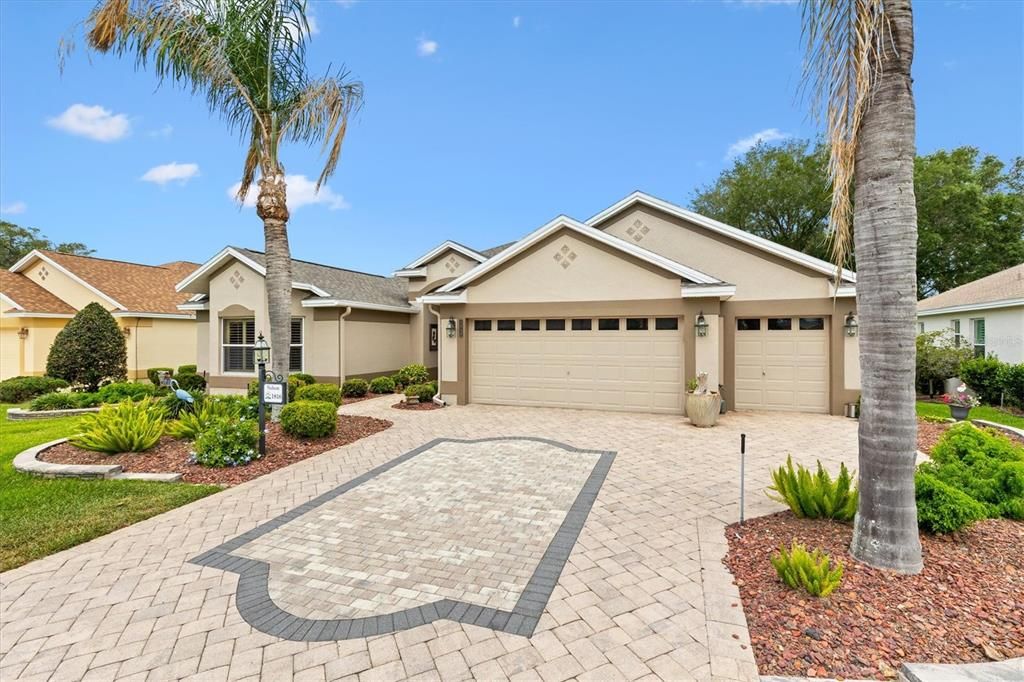 For Sale: $750,000 (3 beds, 2 baths, 2109 Square Feet)