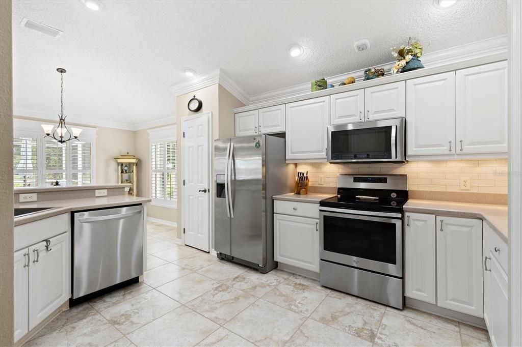 For Sale: $750,000 (3 beds, 2 baths, 2109 Square Feet)