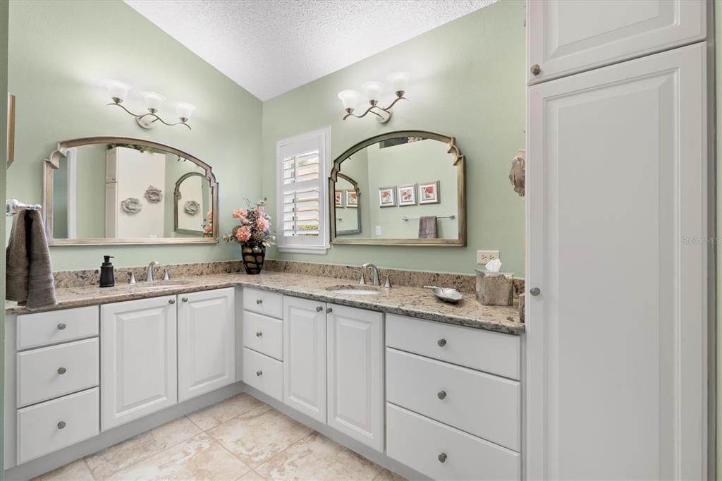 For Sale: $750,000 (3 beds, 2 baths, 2109 Square Feet)