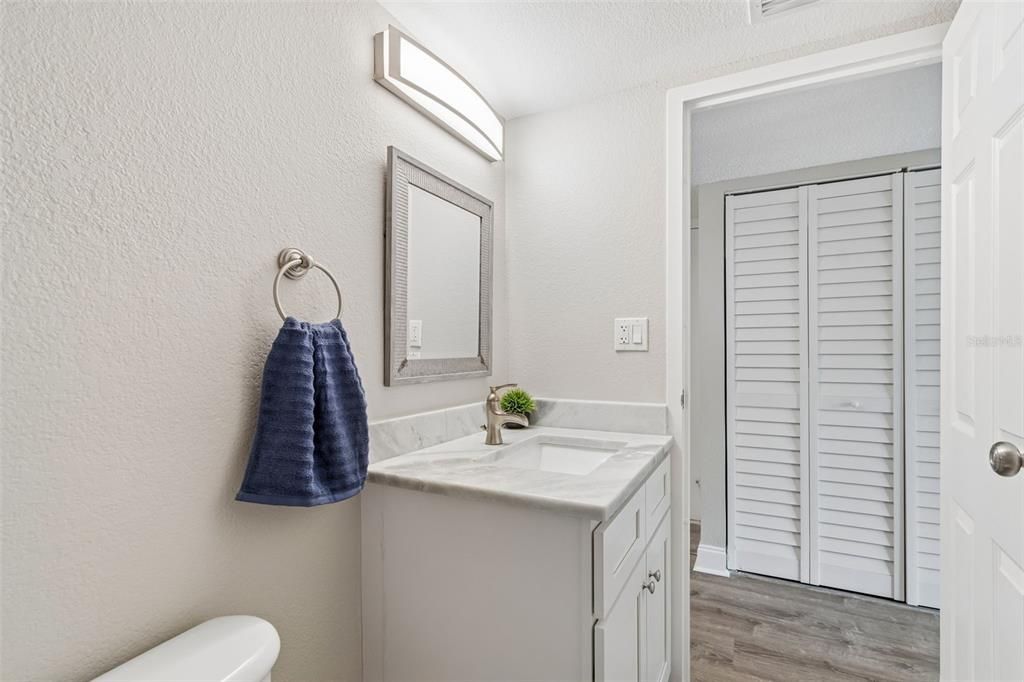 For Sale: $110,000 (1 beds, 1 baths, 747 Square Feet)